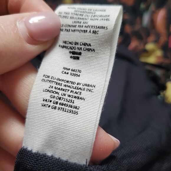 Free People Top Large Black Floral Boho Whimsigoth Dark Cottagecore Fairy Grunge - Picture 7 of 8